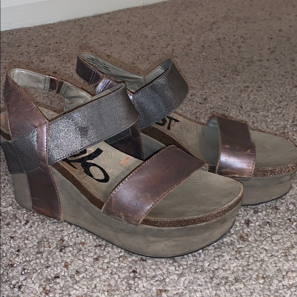 Bushnell Authentic OTBT Wedge Sandal